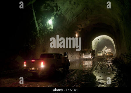 L'intérieur du tunnel sous l'Cuncas J'ai vu Braga - transposition du fleuve São Francisco Banque D'Images