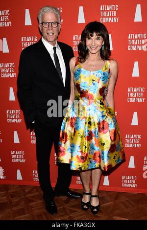 New York, NY, USA. 7 mars, 2016. Ted Danson, Mary Steenburgen aux arrivées pour Atlantic Theatre Company Gala annuel choix des acteurs, la Pierre, New York, NY 7 Mars, 2016. Crédit : Steven Ferdman/Everett Collection/Alamy Live News Banque D'Images