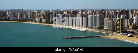 Vue panoramique sur le front de l'Avenue Beira Mar à Fortaleza Iracema beach Banque D'Images