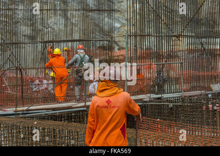 Les travailleurs de la construction de la station de pompage EBI - 3 - Transposition de Rio São Francisco Banque D'Images