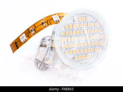 Ampoules LED (close-up shot) sur fond blanc Banque D'Images