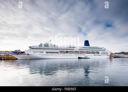 P&O Cruise ship amarré au port d'Oriana à Stavanger, Norvège. Banque D'Images