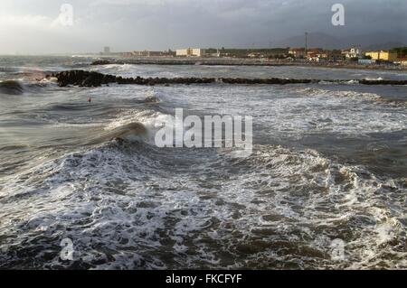 Talie, la station balnéaire Marina di Massa, sur la côte de la Toscane Banque D'Images
