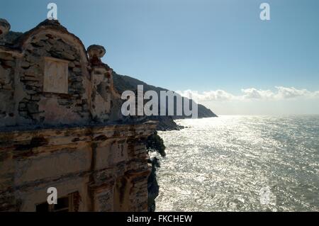 L'Italie, petite église baroque de Tellaro, village près de la ville de Lerici, La Spezia, Ligurie région du golfe Banque D'Images