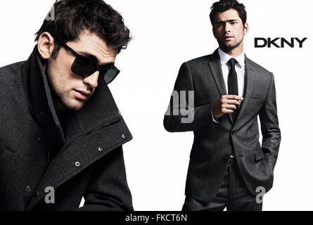 2010s UK Magazine annonce DKNY Banque D'Images