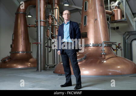 Simon Erlanger, Directeur général, Harris distillerie, Tarbert, Isle of Harris. Septembre 2015 Banque D'Images