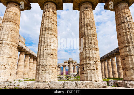 Colonnes architecturales anciennes ruines de Paestum Banque D'Images