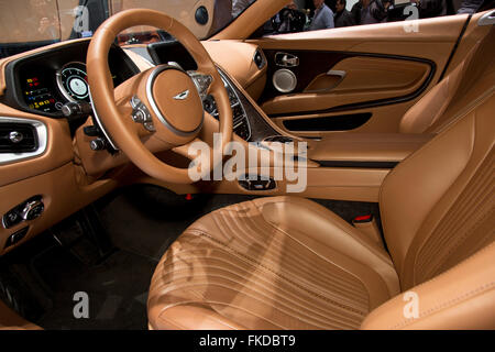 Aston Martin DB11 supercar au Salon de Genève 2016 Banque D'Images