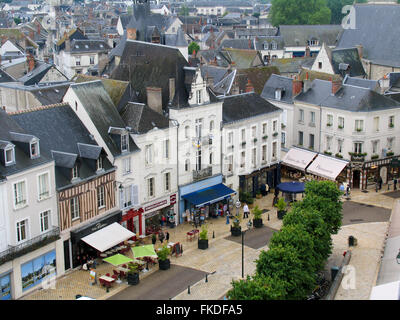 À la recherche sur la piazza et points et les toits de maisons à Amboise. Banque D'Images