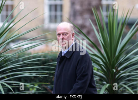 Chris Grayling, chef de la Chambre des communes et le Lord Président du Conseil, au 10 Downing Street pour une réunion du cabinet Banque D'Images