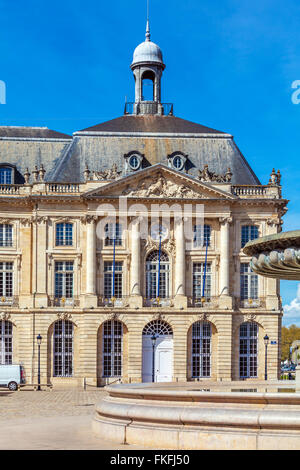 Place de la Bourse (1745-1747, conçu par Jacques-Ange Gabriel), Bordeaux, France Banque D'Images