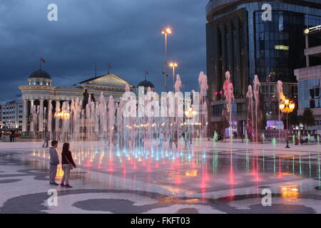 Fontaines à Skopje, Macédoine Banque D'Images