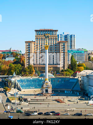 Berehynia monument sur la place de l'indépendance (Maidan Nezalezhnosti à Kiev (Ukraine) Banque D'Images