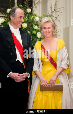 Bruxelles, Belgique. Mar 8, 2016. La Princesse Astrid et le Prince Lorenz assistent à un banquet d'état en l'honneur du président allemand Joachim Gauck et son partenaire Daniela Schadt au château de Laeken à Bruxelles, Belgique, 8 mars 2016. Le président allemand est en Belgique pour une visite d'état du 8 au 10 mars. Photo : Patrick van Katwijk - AUCUN FIL - SERVICE/dpa/Alamy Live News Banque D'Images