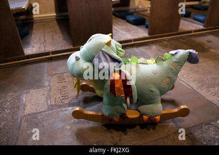 Les jouets dans l'église paroissiale de Dunsford. Eglise St Mary Dunsford Teignbridge District Devon, Angleterre Banque D'Images