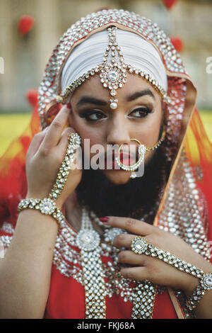 Harnaam Kaur, le barbu Dame activiste positive du corps. Banque D'Images