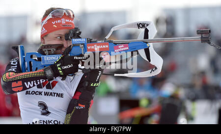 Oslo, Norvège. 9 mars, 2016. Vanessa allemand Hinz au tir au cours de la réduction à zéro devant les femmes 15km individuel aux Championnats du monde de biathlon, dans l'Arène de ski de Holmenkollen, Oslo, Norvège, 09 mars 2016. Dpa : Crédit photo alliance/Alamy Live News Banque D'Images