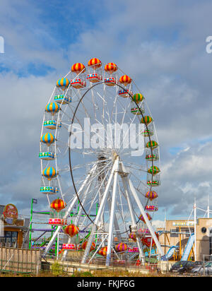 La célèbre grande roue fairground attraction Grampian Eye au Codonas amusement park sur la plage à Aberdeen en Ecosse, UKnd Banque D'Images