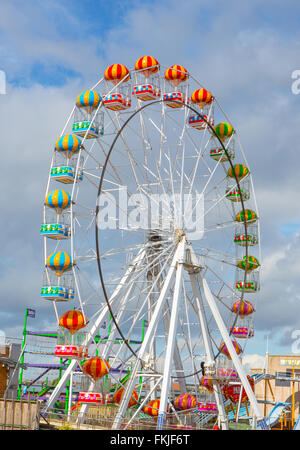 La célèbre grande roue fairground attraction Grampian Eye au Codonas amusement park sur la plage à Aberdeen en Ecosse, Royaume-Uni Banque D'Images