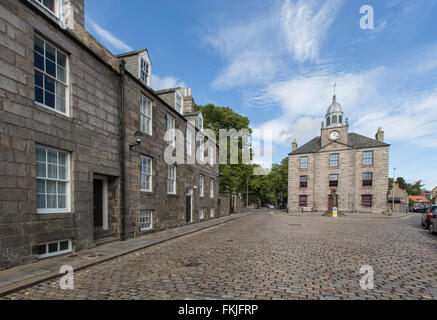 La vieille maison historique à côté de l'Université d'Aberdeen dans la partie ancienne de la ville d'Aberdeen en Écosse, Royaume-Uni Banque D'Images