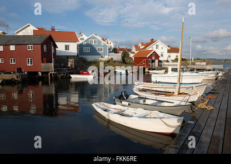 Vue sur port de vieux village de pêcheurs, Mollösund, Bohuslän Orust, côte, au sud-ouest de la Suède, Suède, Scandinavie, Europe Banque D'Images