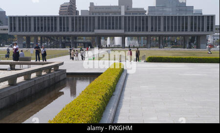 Une vue sur le monument de la paix de Hiroshima dans la journée. Banque D'Images