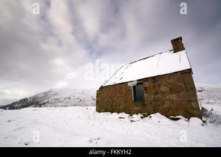 Ryvoan Bothy Cairngorms dans les Highlands écossais, au Royaume-Uni. Banque D'Images