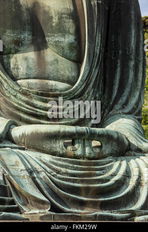 Mains, Kamakura Daibutsu, préfecture de Kanagawa au Japon. Banque D'Images