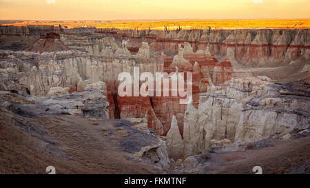 Hoodoos colorés au Canyon de mine de charbon près de Tuba City, Arizona Banque D'Images