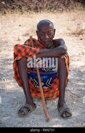 Portrait d'un Aîné Tribal Samburu National Reserve, Samburu, Kenya, Afrique de l'Est Banque D'Images