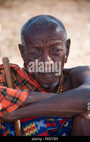 Portrait d'un Aîné Tribal Samburu National Reserve, Samburu, Kenya, Afrique de l'Est Banque D'Images