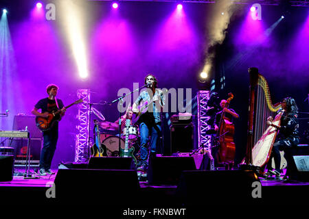 BILBAO, ESPAGNE - 31 OCT : Le Barr Brothers (band) performance live à Bime Festival le 31 octobre 2014 à Bilbao, en Espagne. Banque D'Images