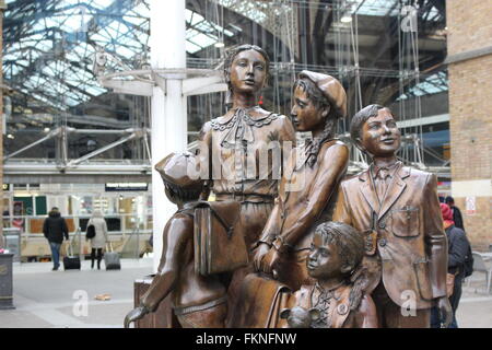 Le Kindertransport statue, Liverpool Street Station, London Banque D'Images