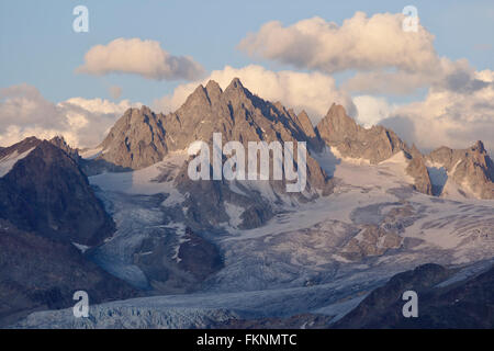 L'Aiguille du Tour dans la lumière du soir vu du Lac Blanc, France Banque D'Images