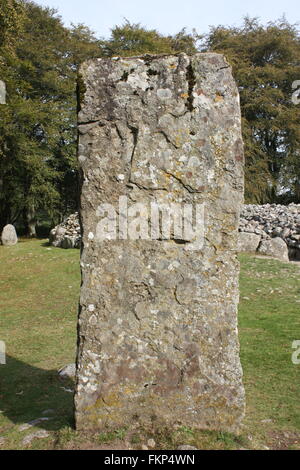 Pierre debout à la Clava Cairns près de Culloden, Ecosse Banque D'Images