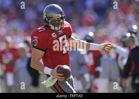 16 novembre 2008 - Tampa, Floride, USA - Tampa Bay Buccaneers quarterback Jeff Garcia (7) en action au cours de l'Bucs match contre les Vikings du Minnesota au Stade Raymond James le 16 novembre 2008 à Tampa, Floride, les Bucs a gagné 19-13. ZUMA Press/Scott A. Miller (crédit Image : © Scott A. Miller via Zuma sur le fil) Banque D'Images