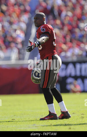 16 novembre 2008 - Tampa, Floride, USA - 16 novembre 2008, à Tampa, FL, USA ; Tampa Bay Buccaneers secondeur Derrick Brooks (55) au cours de l'Bucs match contre les Vikings du Minnesota au Stade Raymond James. Les Bucs a gagné 19-13. ZUMA Press/Scott A. Miller (crédit Image : © Scott A. Miller via Zuma sur le fil) Banque D'Images