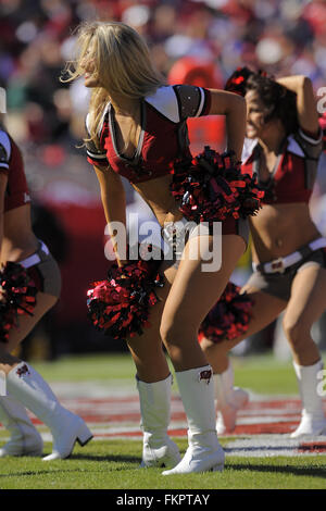 16 novembre 2008 - Tampa, Floride, USA - 16 novembre 2008, à Tampa, FL, USA ; Tampa Bay Buccaneers cheerleader pendant le Bucs match contre les Vikings du Minnesota au Stade Raymond James. Les Bucs a gagné 19-13. ZUMA Press/Scott A. Miller (crédit Image : © Scott A. Miller via Zuma sur le fil) Banque D'Images