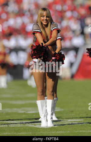 16 novembre 2008 - Tampa, Floride, USA - 16 novembre 2008, à Tampa, FL, USA ; Tampa Bay Buccaneers cheerleader pendant le Bucs match contre les Vikings du Minnesota au Stade Raymond James. Les Bucs a gagné 19-13. ZUMA Press/Scott A. Miller (crédit Image : © Scott A. Miller via Zuma sur le fil) Banque D'Images