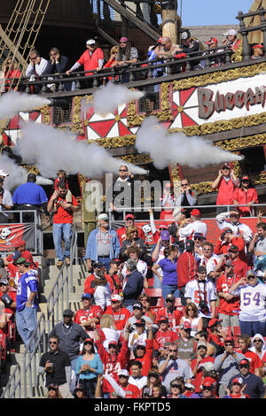 Tampa, Floride, USA. 16 Nov, 2008. 16 novembre 2008, à Tampa, FL, USA ; vue générale de Raymond James Stadium de Tampa Bay avant le Buccaneers-Minnesota Vikings jeu. ZUMA Press/Scott A. Miller © Scott A. Miller/ZUMA/Alamy Fil Live News Banque D'Images