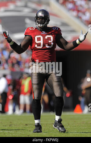 Tampa, Floride, USA. 16 Nov, 2008. 16 novembre 2008, à Tampa, FL, USA ; Tampa Bay Buccaneers défensive fin Kevin Carter (93) au cours de l'Bucs match contre les Vikings du Minnesota au Stade Raymond James. Les Bucs a gagné 19-13. ZUMA Press/Scott A. Miller © Scott A. Miller/ZUMA/Alamy Fil Live News Banque D'Images