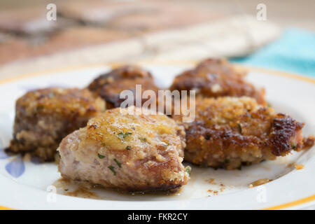 Steaks de thon pané et frit Banque D'Images