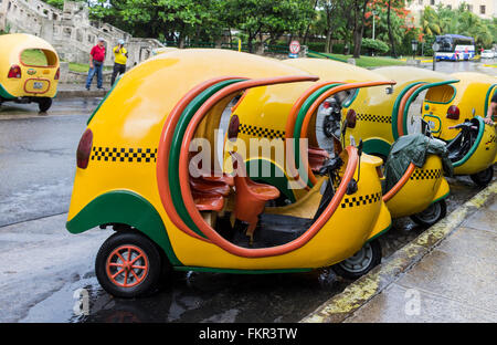 Coco Taxi Havane Cuba Banque D'Images
