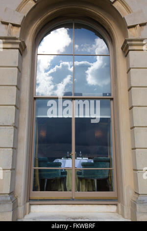 Cliveden, néo-classique demeure seigneuriale et jardins donnant sur la rivière Thames, dans le Berkshire, propriété du National Trust, Angleterre Banque D'Images
