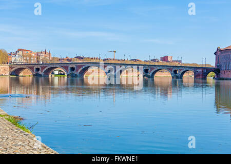 Pont (Bridge) Neuf (XVII s.) l'ensemble de la Garonne, Toulouse, France Banque D'Images