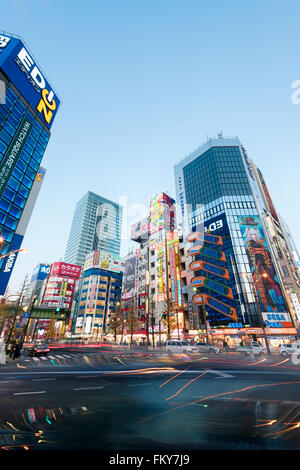 Tokyo, Japon - 8 janvier 2016 : paysage urbain de quartier d'Akihabara à Tokyo. Banque D'Images