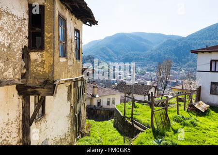 Maison en adobe abandonnés Tarakli qui est une voie située dans le quartier de la province de Sakarya Banque D'Images