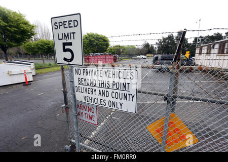 Napa, CA, USA. Mar 9, 2016. Ce comté près de la société Oxbow est considéré comme un site potentiel pour le marché des producteurs de Napa. Le conseil des superviseurs sont ouverts à l'idée mais Travaux publics dit que c'est une cour clôturée corporation. © Napa Valley Inscription/ZUMA/Alamy Fil Live News Banque D'Images