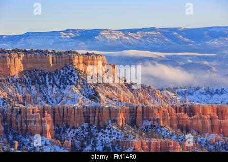 Superbe vue sur le lever du soleil, le Parc National de Bryce Canyon à l'Utah Banque D'Images