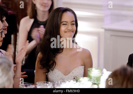 Washington, DC. 10 Mar, 2016. Malia Obama assiste à un dîner d'État à la Maison Blanche en l'honneur de Justin Trudeau Premier Ministre et Mme Sophie Grégoire Trudeau du Canada Mars 10, 2016 à Washington, DC. Crédit : Olivier Douliery/Piscine via CNP - PAS DE SERVICE DE FIL - Crédit : dpa/Alamy Live News Banque D'Images